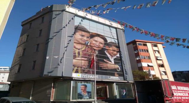 İYİ Parti Ataşehir İlçe Başkanlığı yeni yerine taşındı