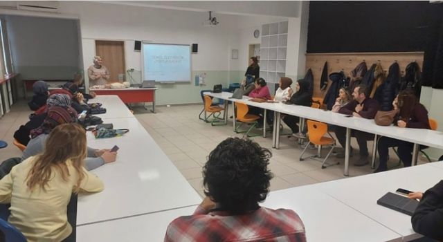 Ataşehir HEM 'Aile Okulu' ile Tüm Velilerin Yanında