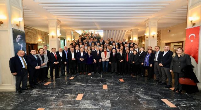 CHP İstanbul'dan İmamoğlu'na destek ziyareti