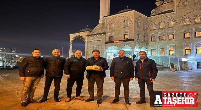 DEVA Ataşehir Miraç Kandilinde camilerde lokum dağıttı
