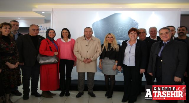 Memleket Partisi Başkan Adayı Öztürk, 'Baba Ocağı' olarak nitelendirdiği ADD Ataşehir Şubesini ziyaret etti