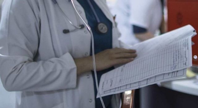 Depremde ölen doktorların adıyla ilaç yazmışlar!