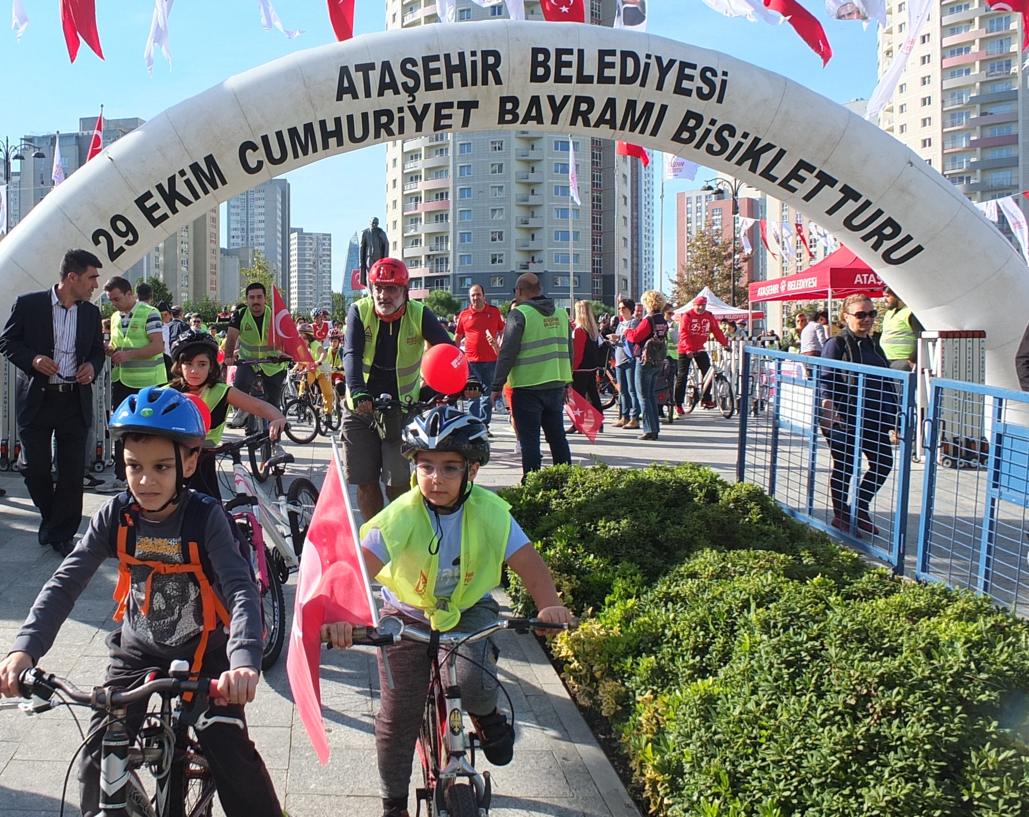 PEDALLAR “CUMHURİYET” İÇİN ÇEVRİLDİ