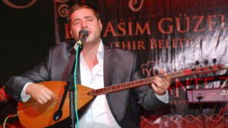 Halk müziği sanatçısı Engin Nurşani hayatını kaybetti