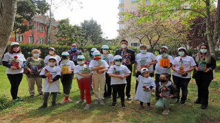 Ataşehirli çocuklardan 'Çöpler Çiçek Olsun' kampanyası