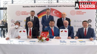 'Kardeş Okul' işbirliği protokolü Monheim ve Ataşehir'deki okullar arasında imzalandı