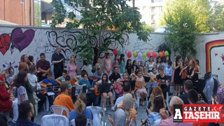 Ataşehir Halk Eğitim Merkezi bahçe konseri büyüledi