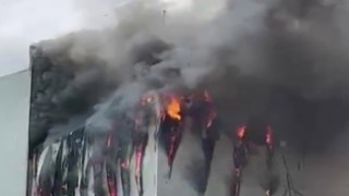 Ataşehir'de mobilya imalathanesinde yangın; 1 yaralı