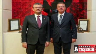Başkan Battal İlgezdi'den CHP Genel Başkanı Özgür Özel'e ziyaret
