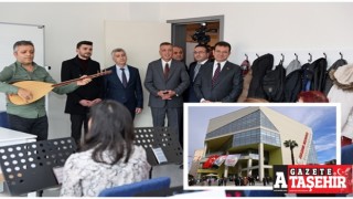 İBB Başkanı Ekrem İmamoğlu Ataşehir Aydın İnanoğlu Kültür Merkezini ziyaret etti
