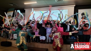 Klasik Mercedes Benz Kulübü ve Ataşehir Yenisahra Eğitim Kültür ve Yardımlaşma Derneği çocukları sevindirdi
