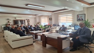 Muhtarlar Ataşehir Kaymakamı Bekir Dınkırcı’yı ziyaret etti